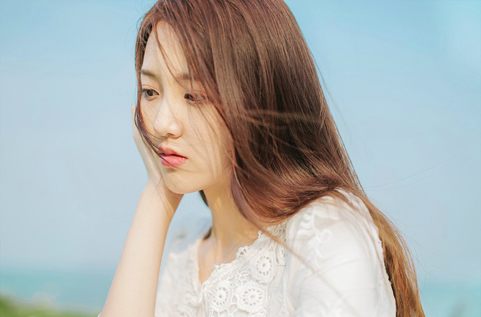 真正的朋友在你遇事了以后，能伸出援手；在你喝醉的时候，能悉心照顾；在你难过的时候，能默默陪伴；在你消极的时候，能耐心规劝。不因你贫穷，嫌弃你，不因你落魄，嘲笑你，更不会因为时间和距离，疏远你。